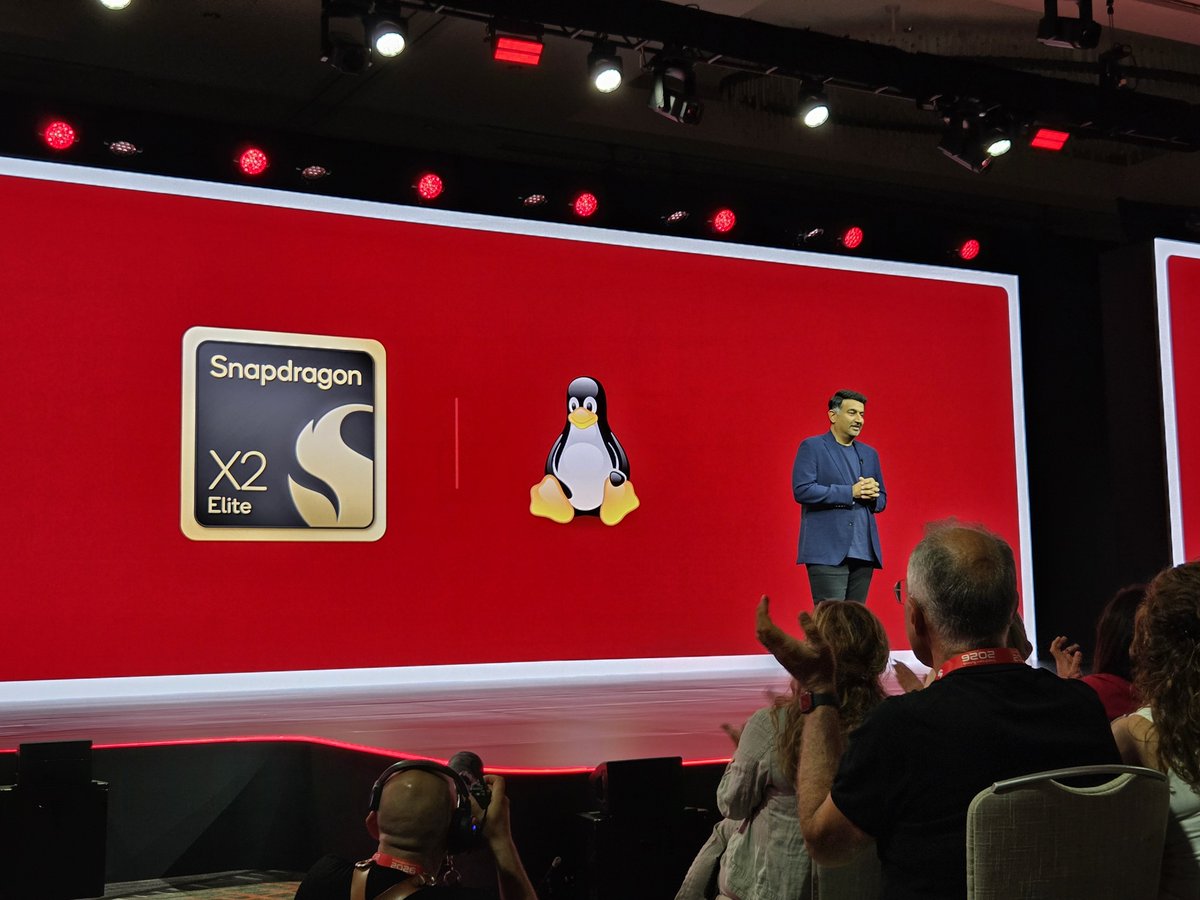 Qualcomm presentation slide announcing Linux support for Snapdragon X2 Series PCs.