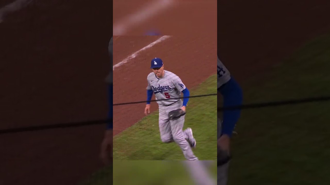 Edwin Díaz closes out Game 3 for the Dodgers!